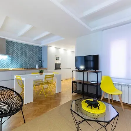 Apartamento auténtico y céntrico-3
